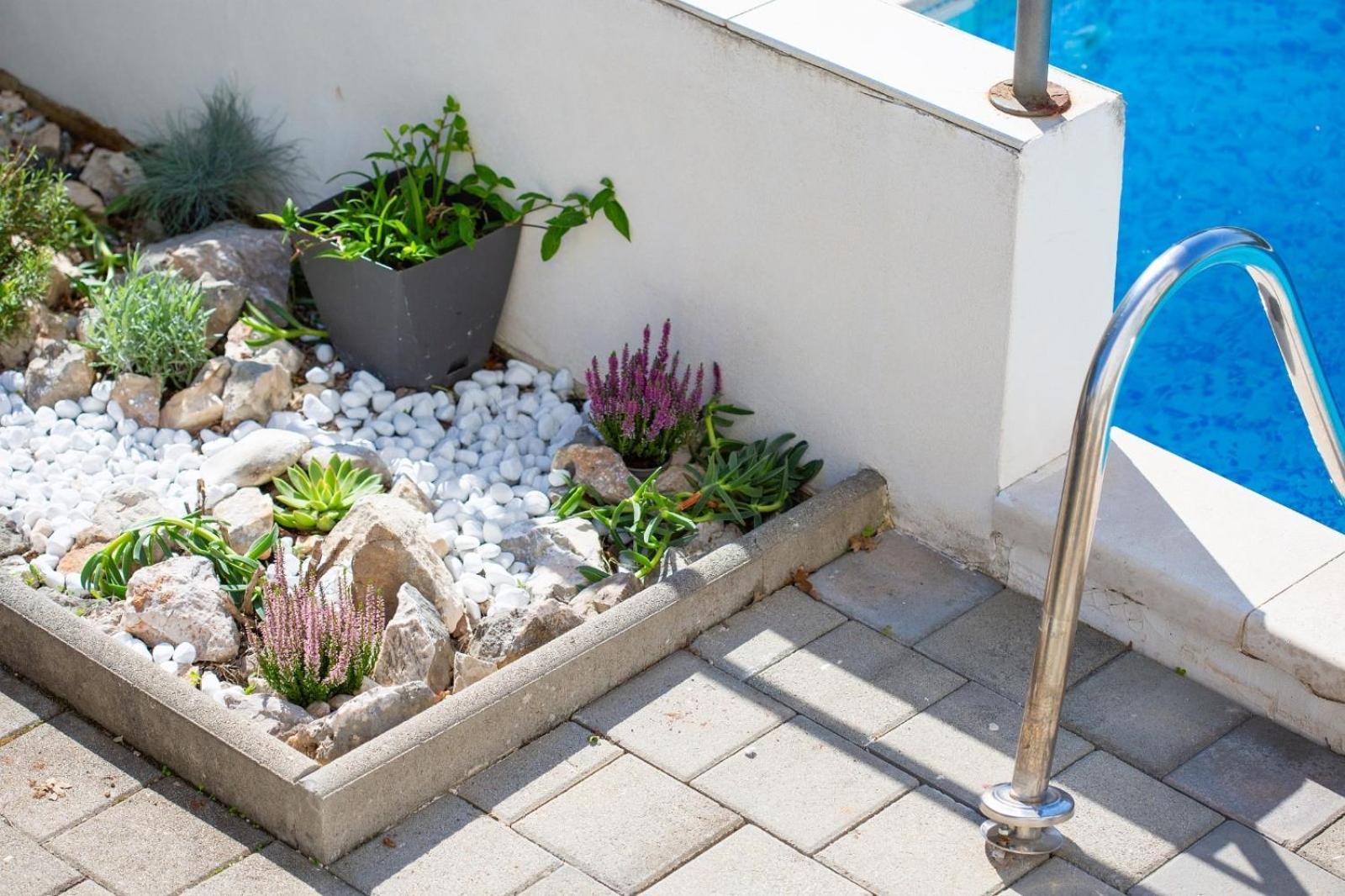 Apartment Sasso Bianco With The Private Pool Njivice Esterno foto