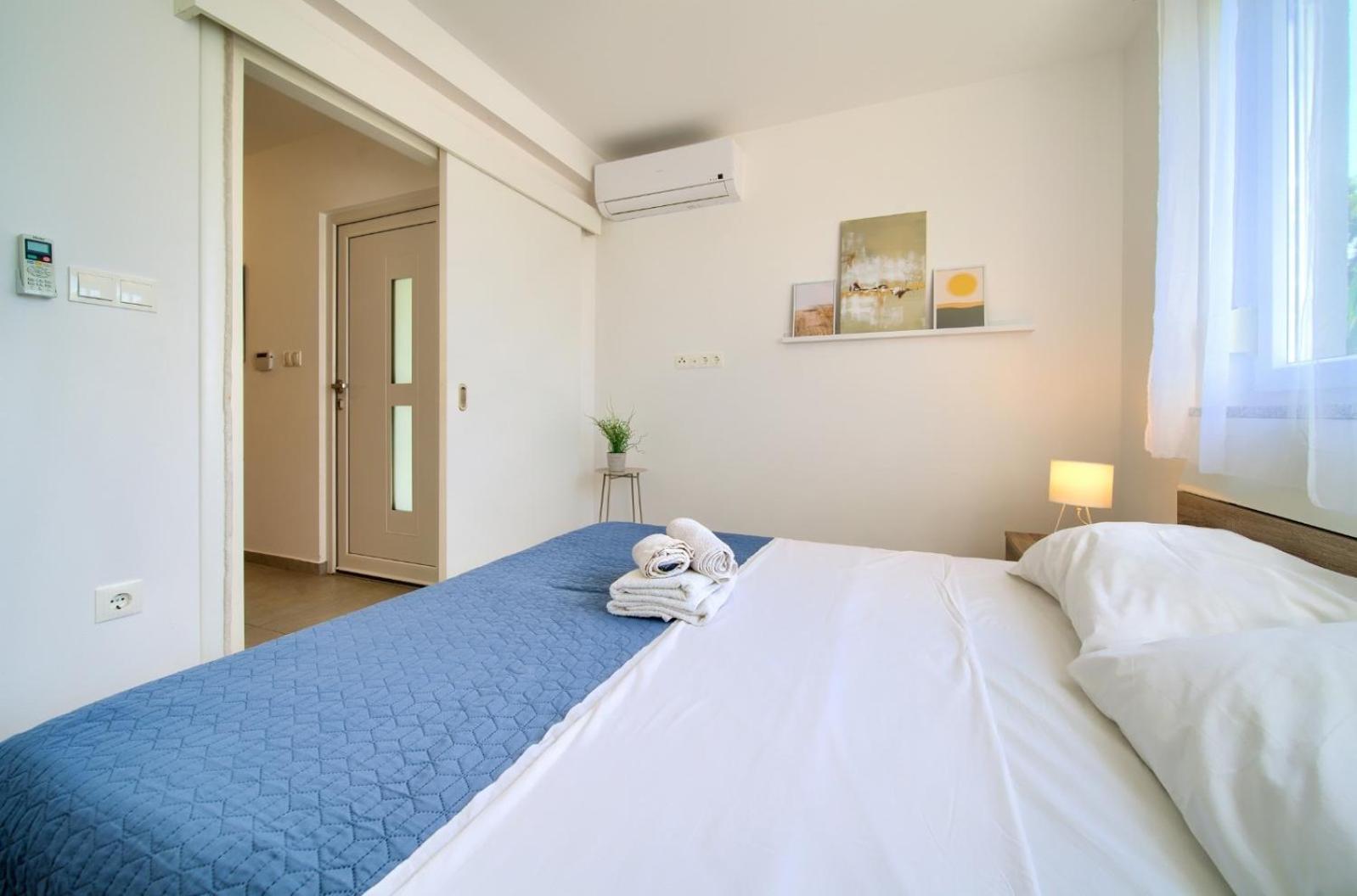 Apartment Sasso Bianco With The Private Pool Njivice Esterno foto